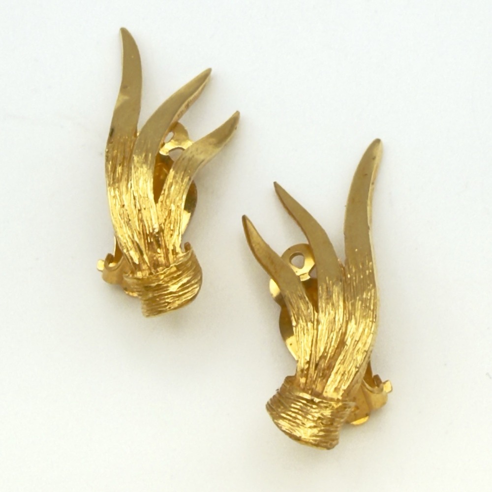 Carnegie Clip On Earrings Signed Gold Tone Leaf Spray Textured Vintage MCM